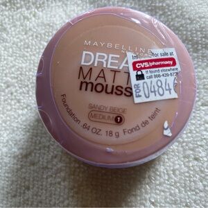 Maybelline Dream Matte Mousse Foundation - Medium 1 Sandy Beige